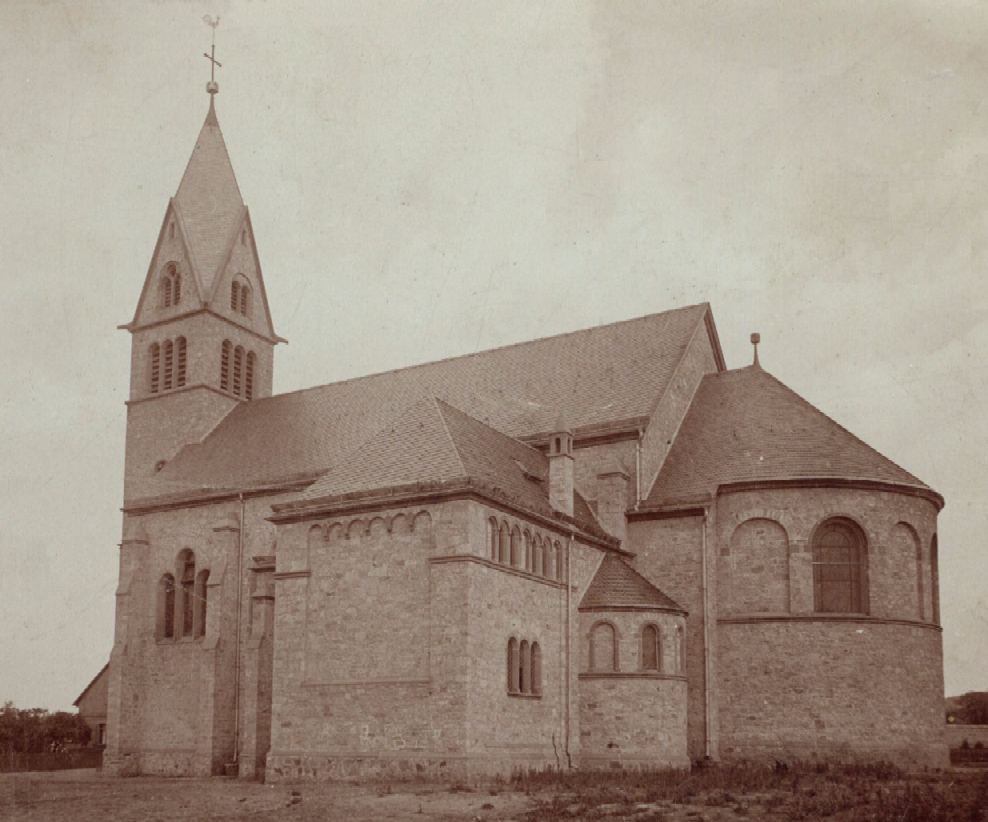 Westansicht im Herbst 1900. (c) Pfarrei St. Gordianus