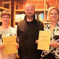 von links nach rechts:  Susanne Daum, Büchereileiter Markus  Bonifer und Birgit Werner. Nicht auf dem Bild  ist Dorothea Werner . (c) Markus Bonifer