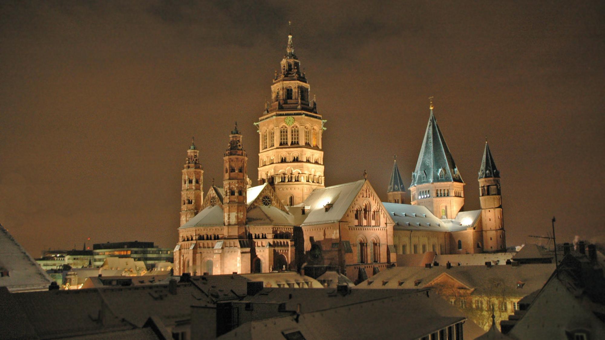 Mainzer Dom Winternacht