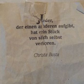 jederdereinenanderenaufgibt_q
