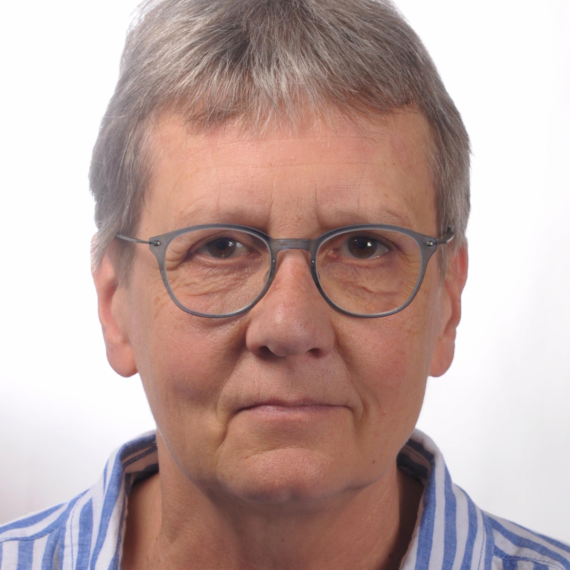 2023-06-06_Passfoto_Bitsch-Molitor