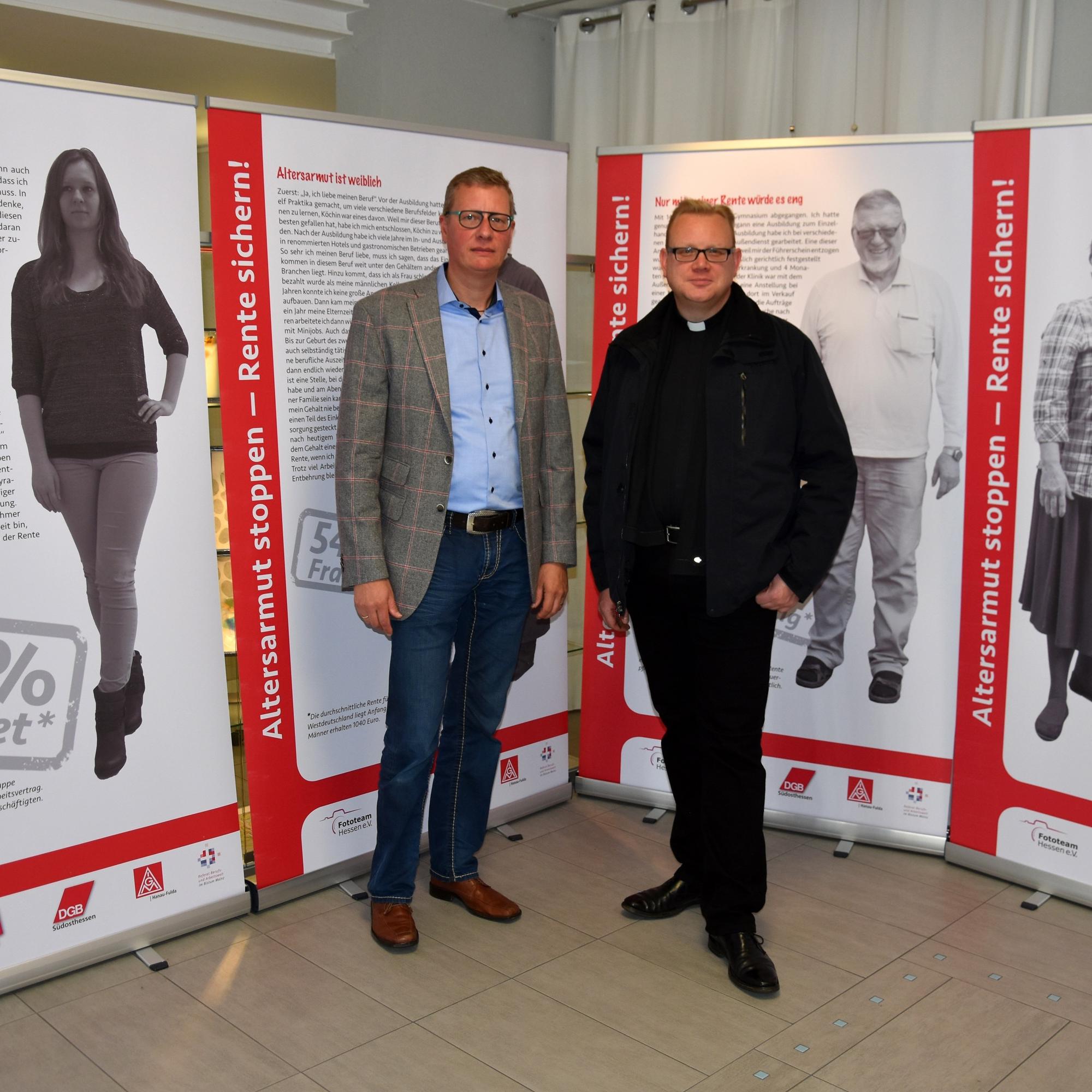 Dekan Volkard Guth und Dekan Stefan Wanske, Ausstellung Altersarmut