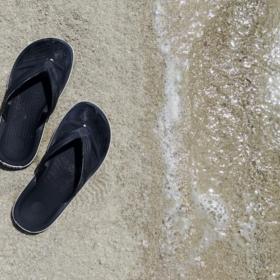 Flipflops am Strand