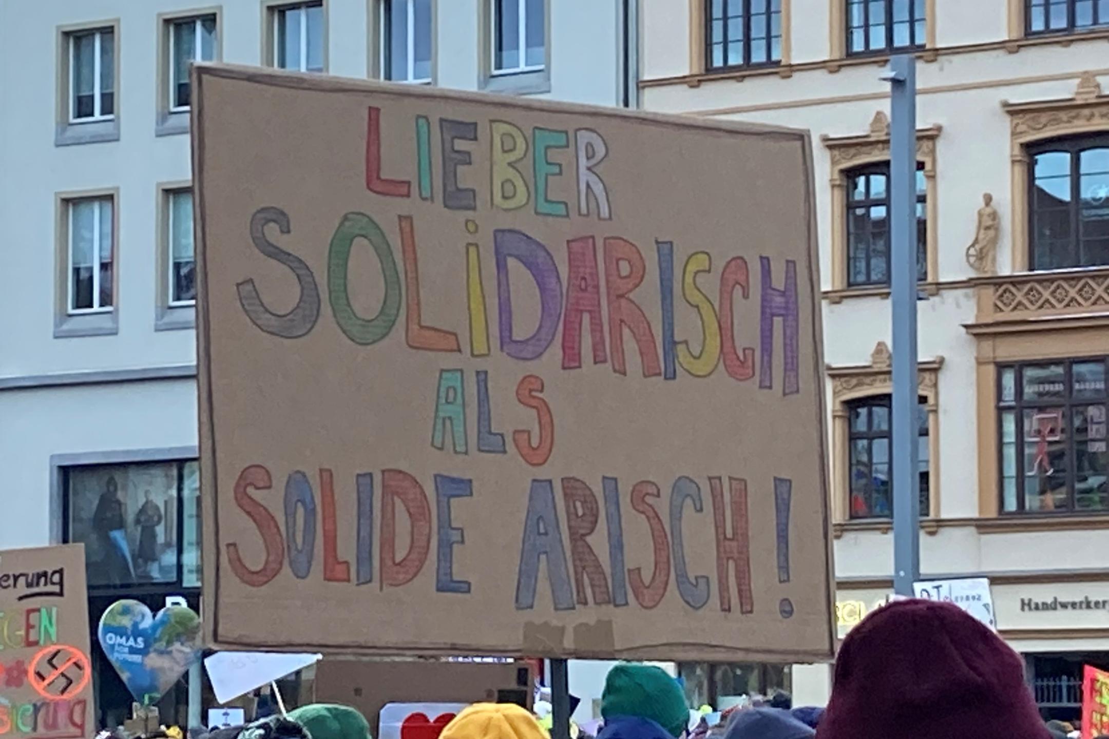 solidarisch-Plakat-gegen-rechts