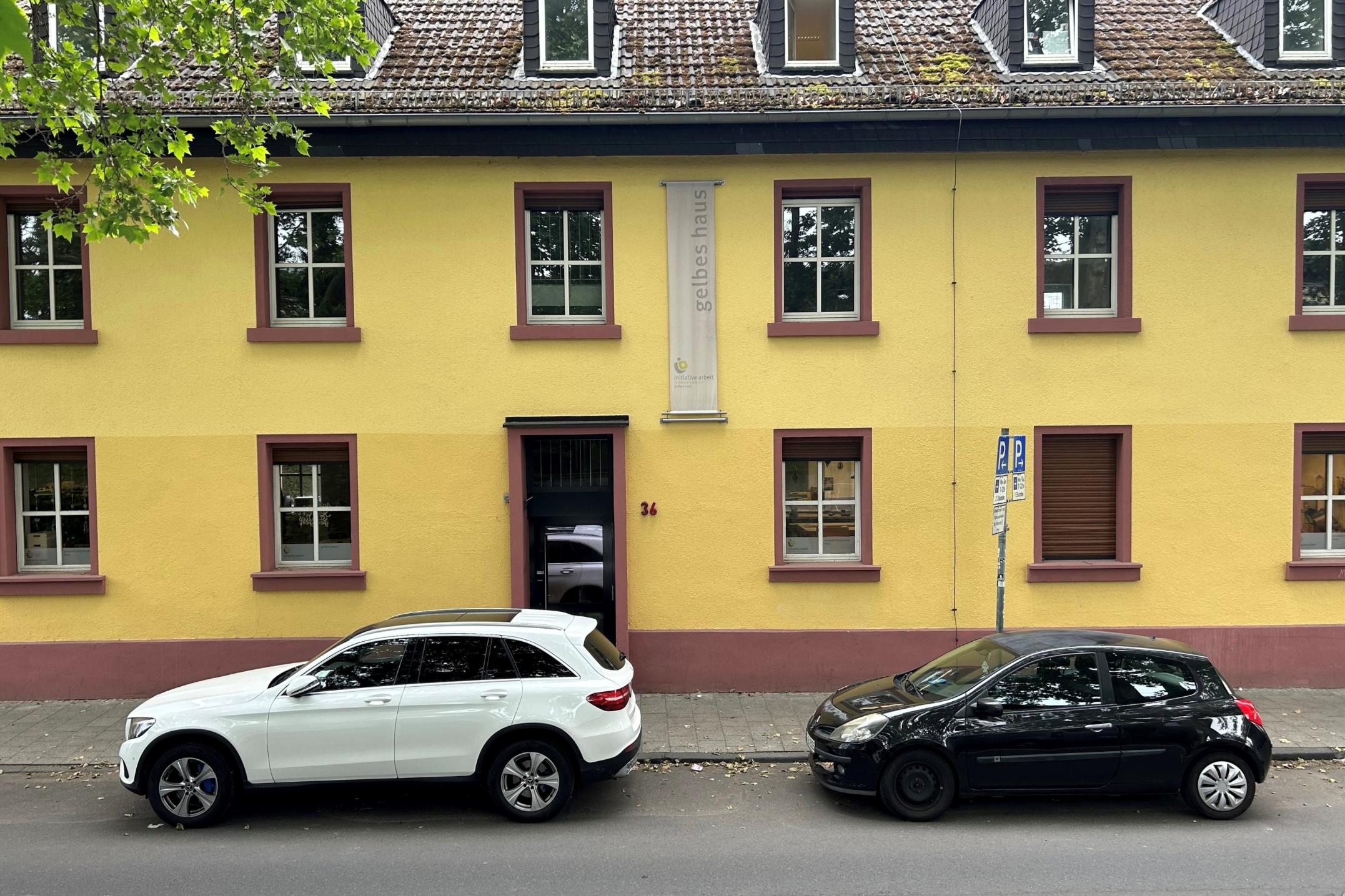 Gelbes Haus NEU