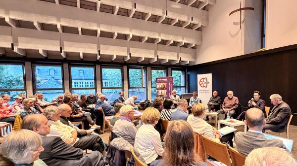 Worms_Studiennachmittag_Antijudaismus_Wormser Dom_2025_Podiumsdiskussion_2