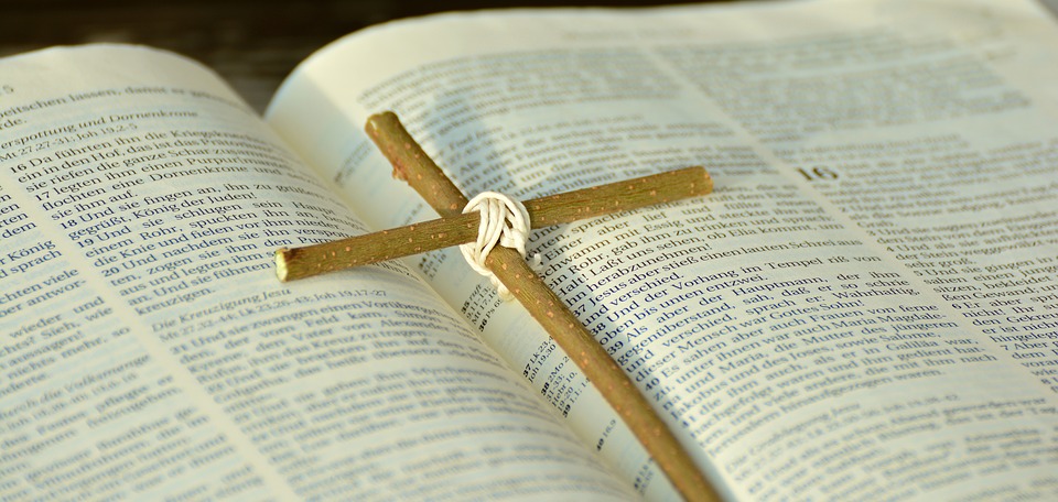 Die Bibel lesen (c) pixabay