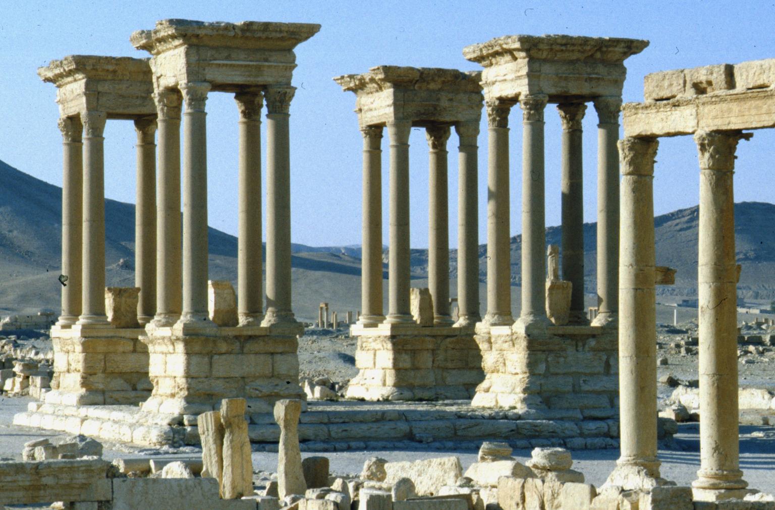 Tetrapylon der Säulenstraße von Palmyra (c) A. Thiel (2004)