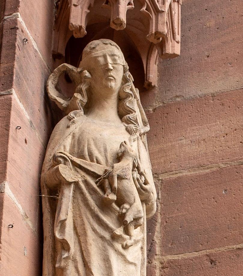 Skulptur der Synagoge am Dom St. Peter Worms