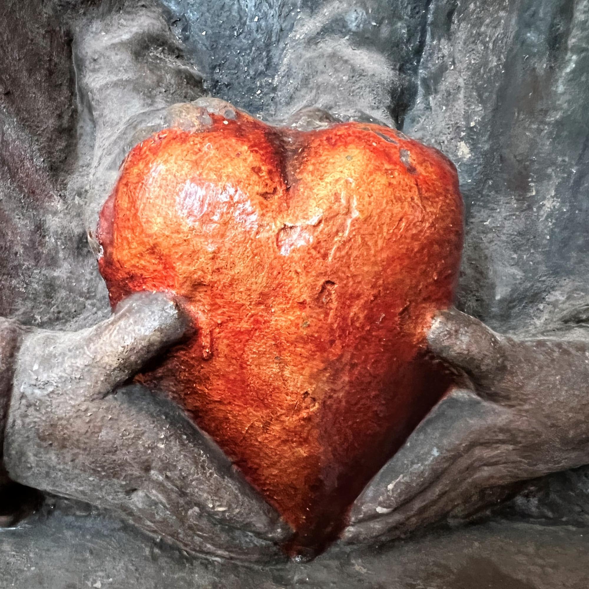 Herzgrabplatte Detail Herz