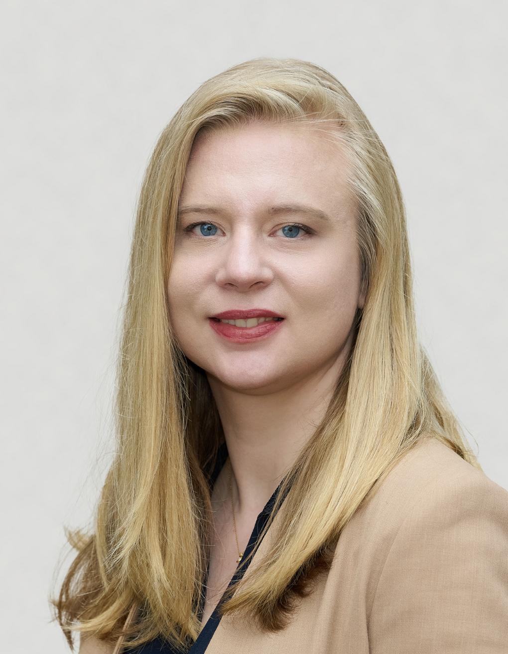 Dr. Rebecca Schröder