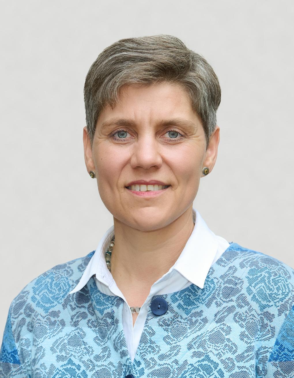 Dr. Annette Wiesheu