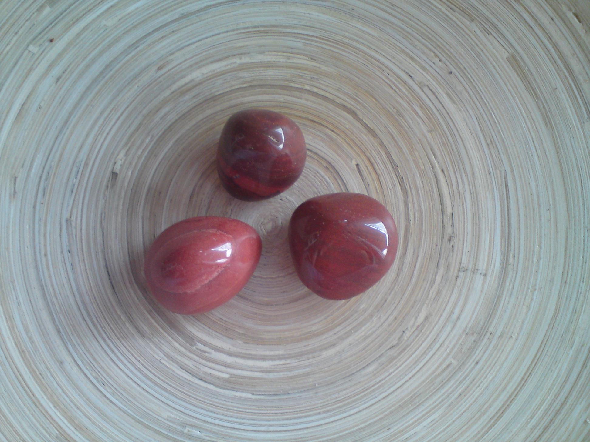 3 rote Steine