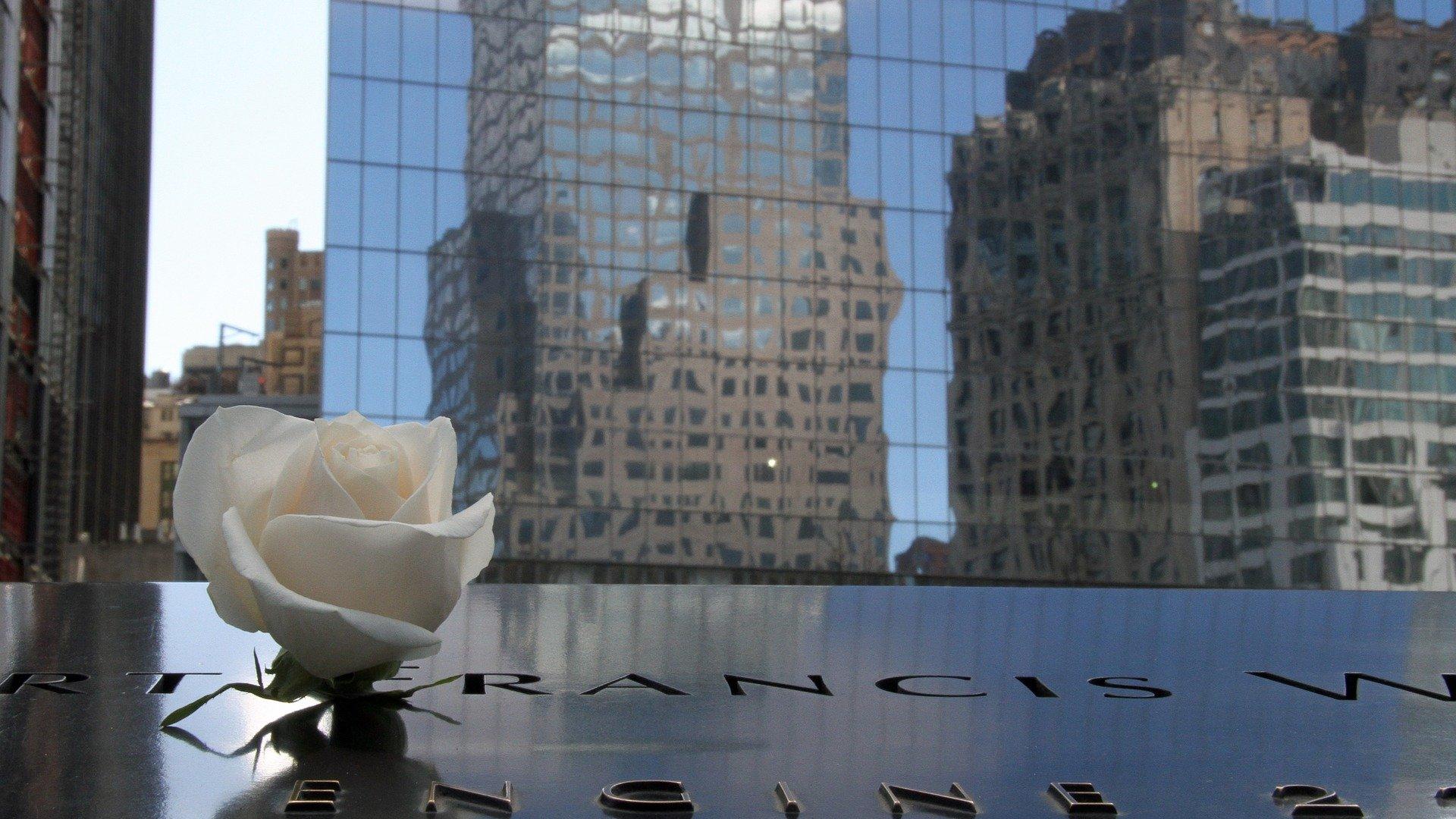 Platzhalter für YouTube Video. Klicken um das Video anzuzeigen. - 9/11 - Ein Blick aus New York - von Nancy Heller, Manhattan