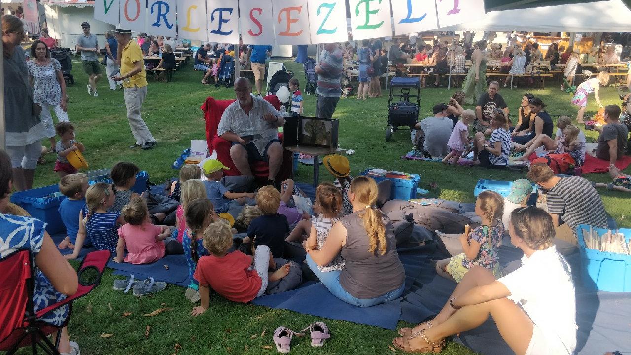 Weinmarkt_Vorlesezelt