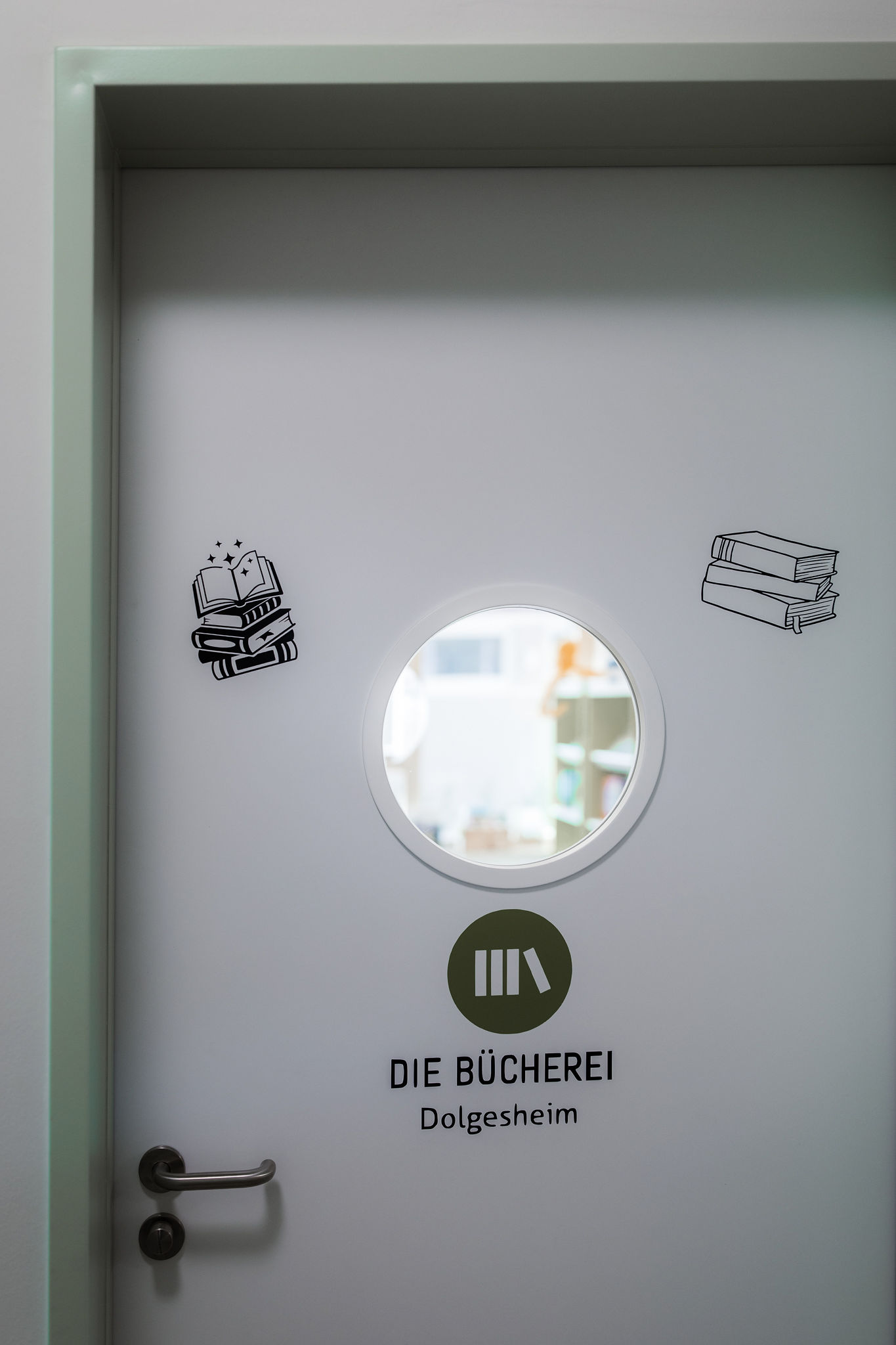 Tür (c) Bücherei Dolgesheim