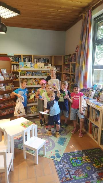 Die Vorschulkinder erhalten ihren Bibliotheksführerschein (c) KÖB Dorn-Assenheim