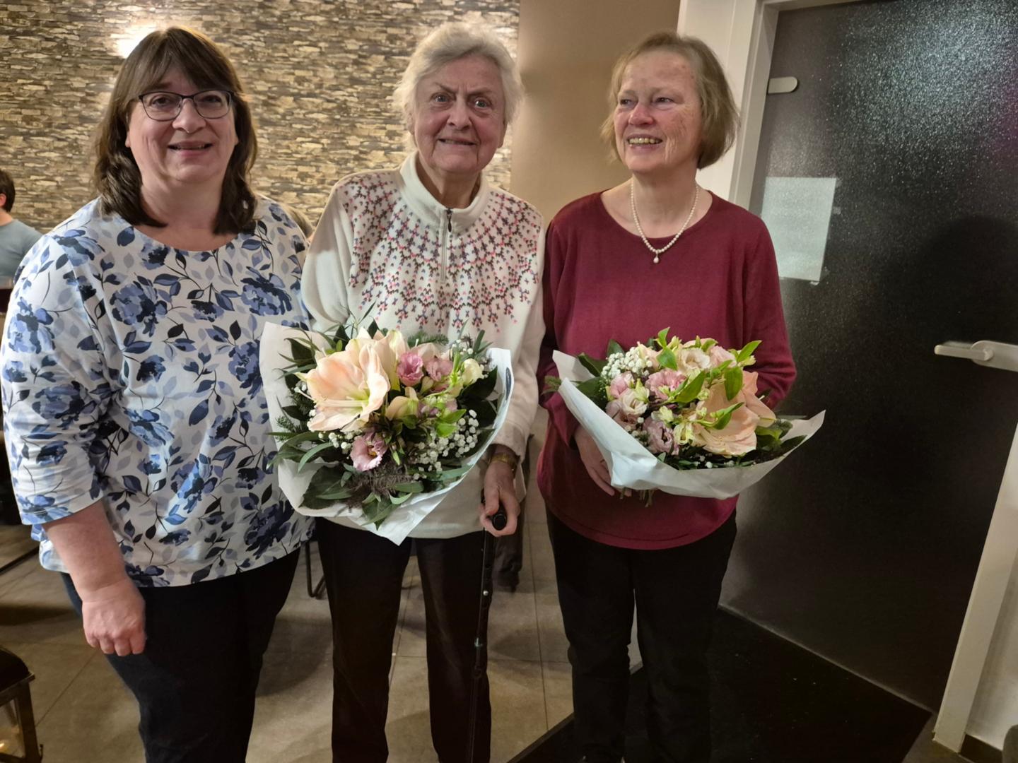 von links, Andrea Philipp (Bücherei-Leitung, Brigitte Heck und Karin Ehrt (c) Gemeinde Einhausen