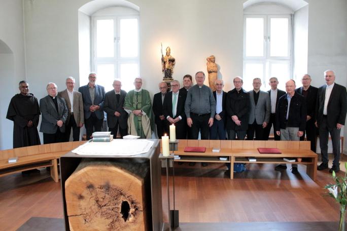 23. Mai 2024 - Bischof Kohlgraf mit den Weihejubilaren