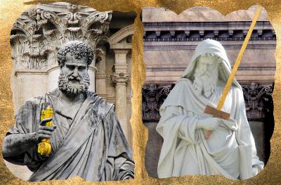 Petrus und Paulus als zwei Statuen