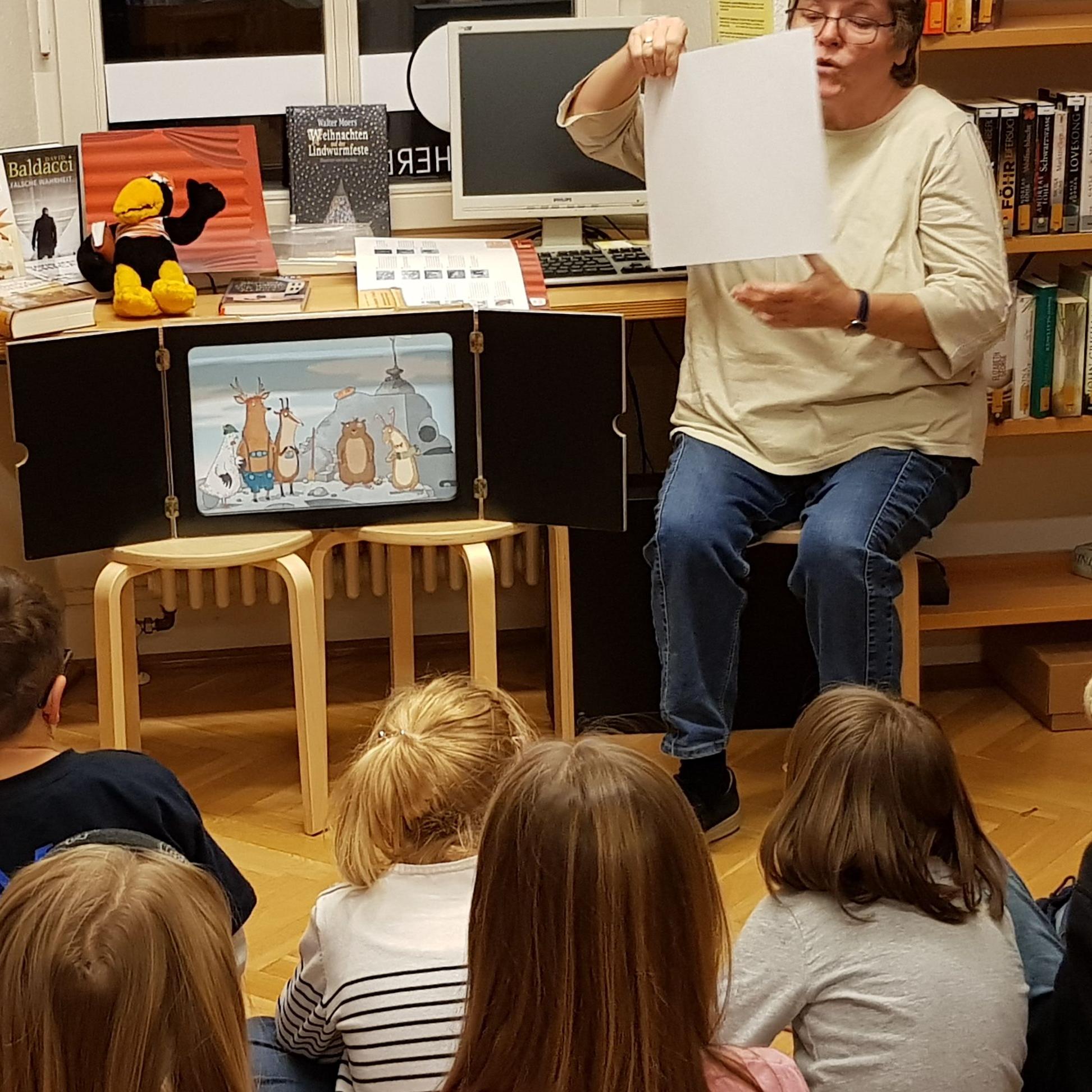 Erzähltheater mit Ursula Weiers bei einer Veranstaltung für Kinder