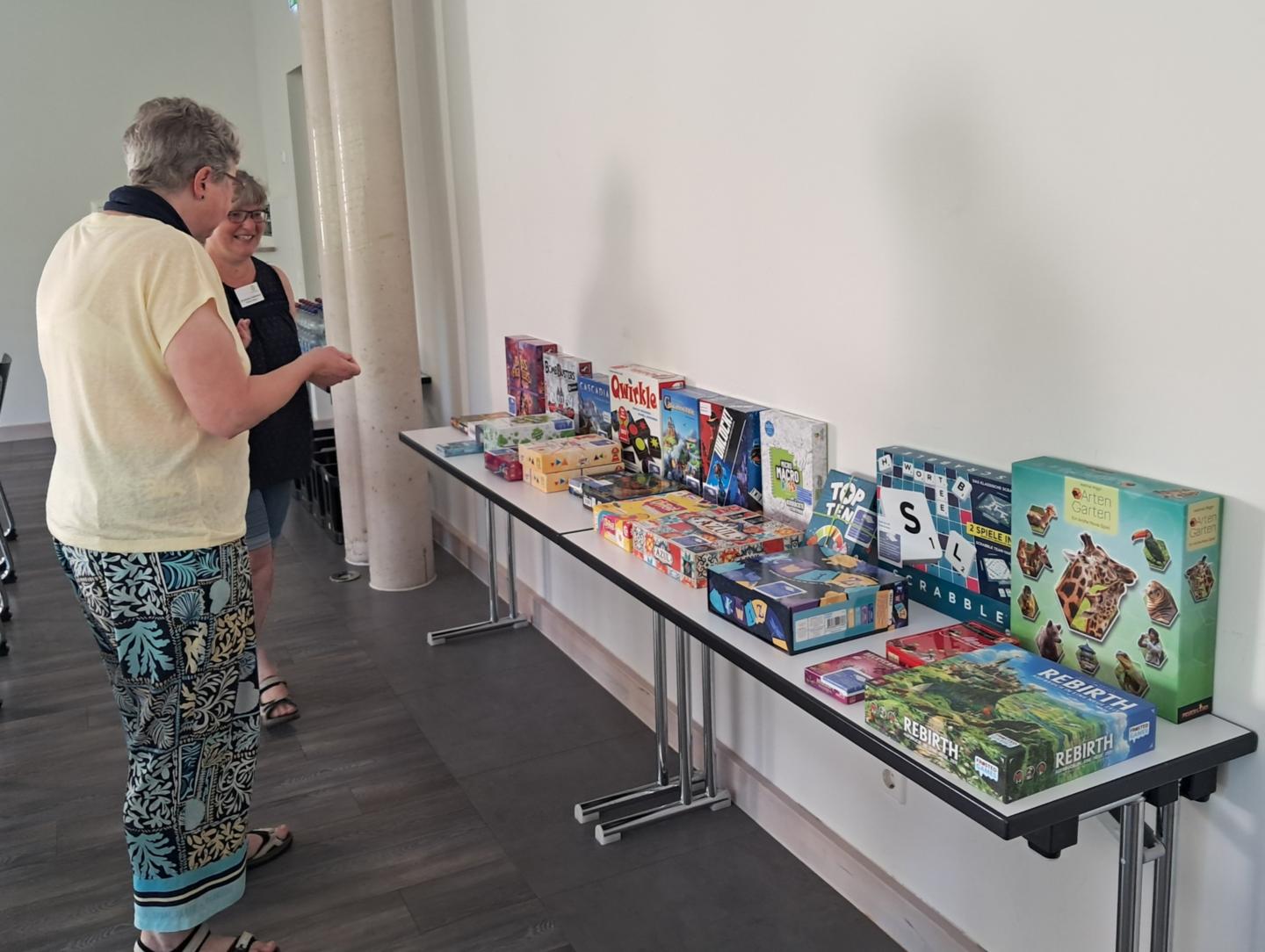 Viele tolle, neue Spiele wurden präsentiert, konnten angeschaut und getestet werden (c) Fachstelle Mainz