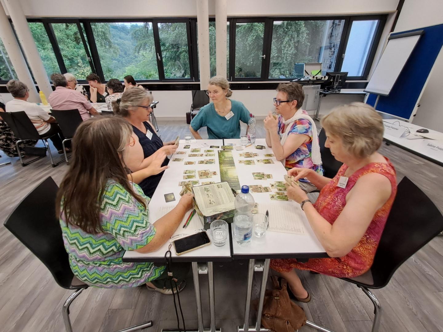 Teilnehmerinnen beim gemeinsamen Spielen (c) Fachstelle Mainz