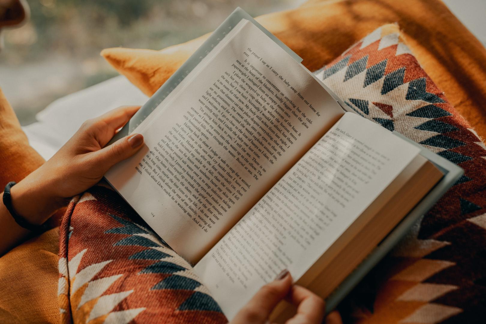 Lesen (c) Foto von Clay Banks auf Unsplash