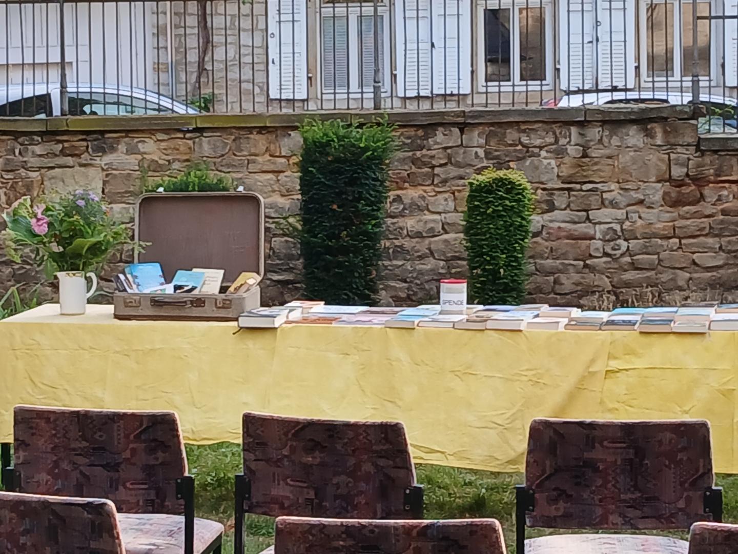 Bücherkoffer auf Reisen (c) Bücherei Flonheim