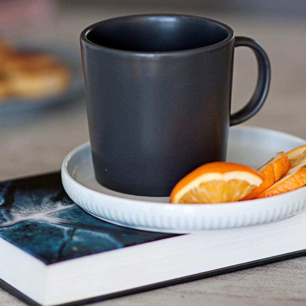 B&K_Tasse-mit-Orangenschalen