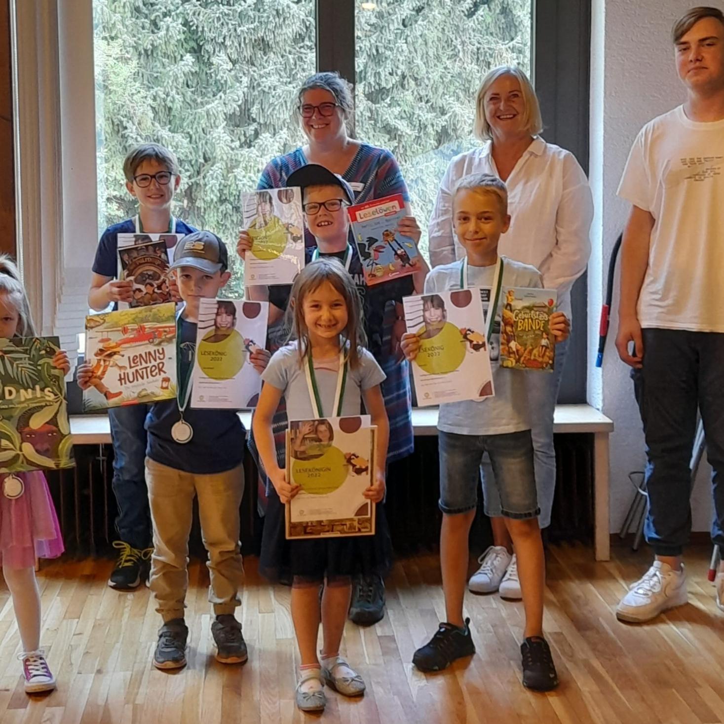 Gruppenbild LesekönigInnen
