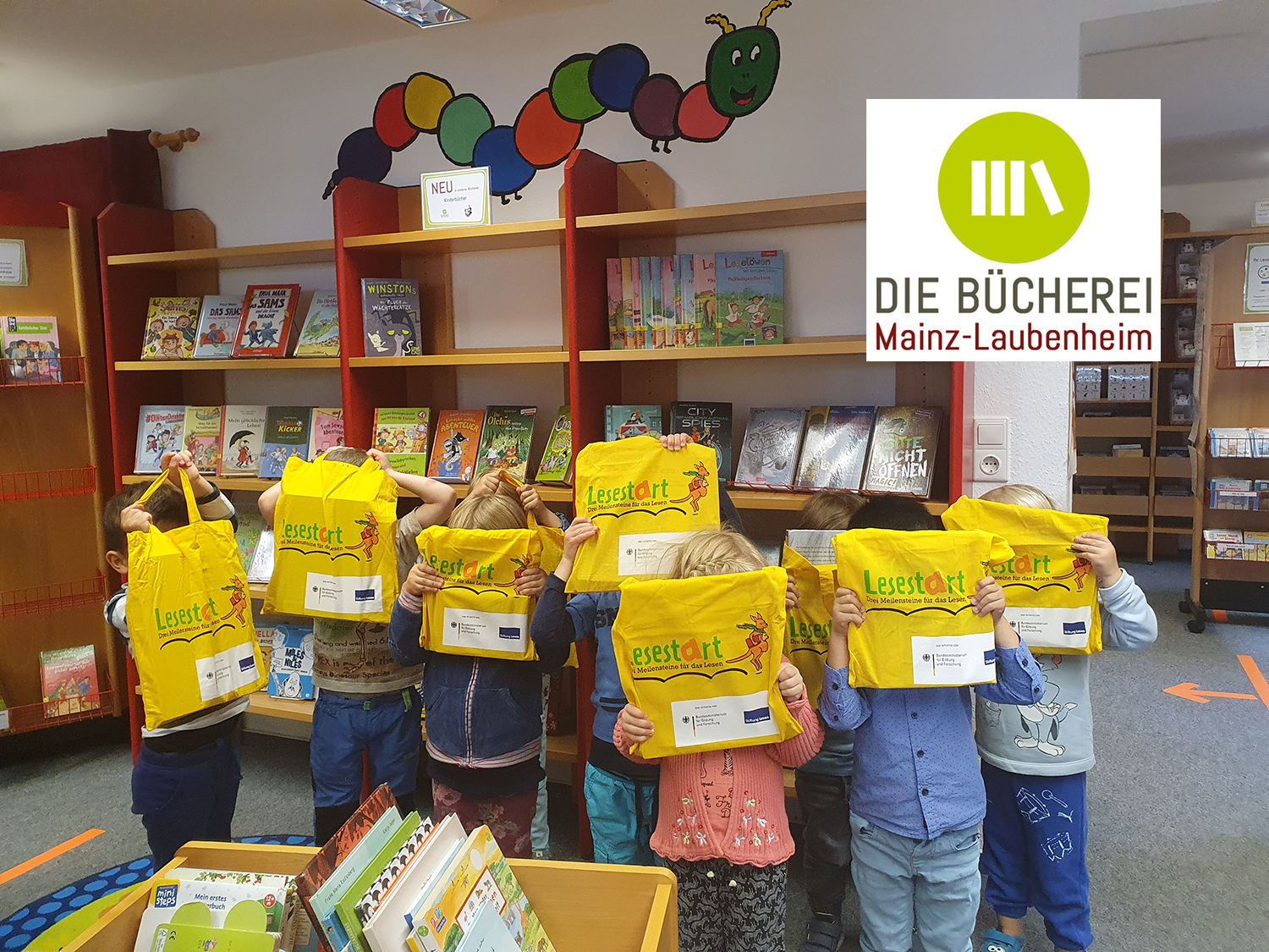 Jedes Kind erhielt eine Lesestart-Tasche mit einem Bilderbuch geschenkt. (c) Die Bücherei Mainz-Laubenheim