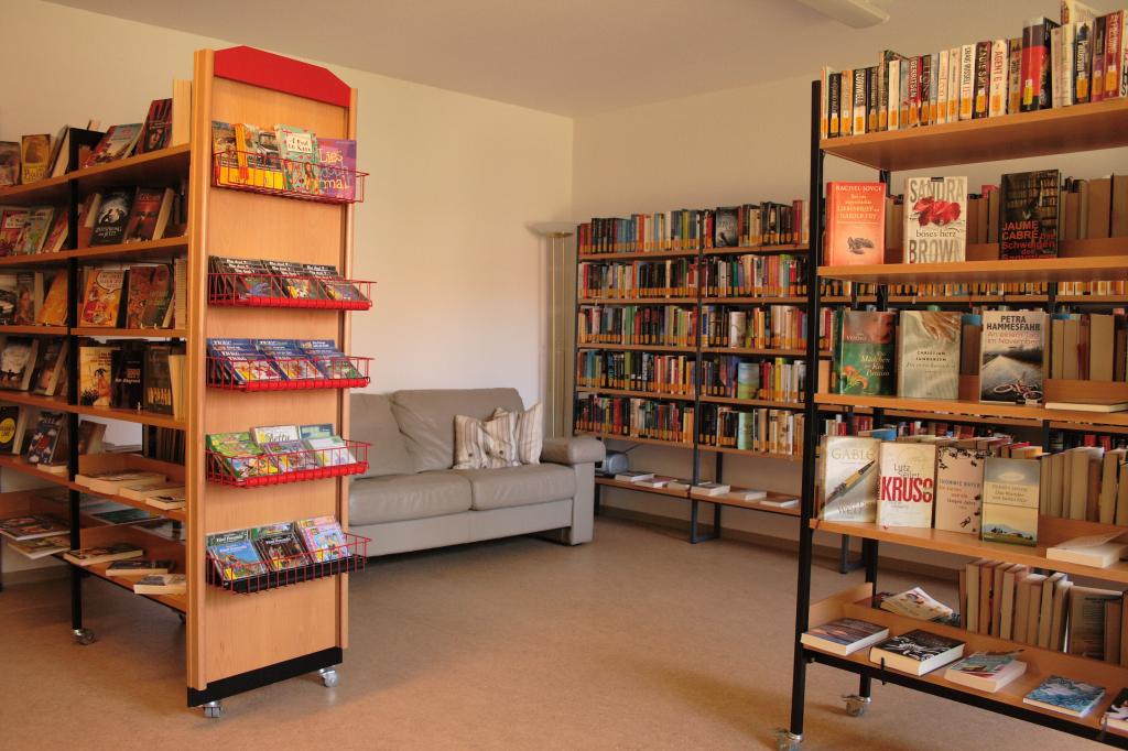 Leseecke nach der Renovierung und Umgestaltung der Bibliotheksräume 2014