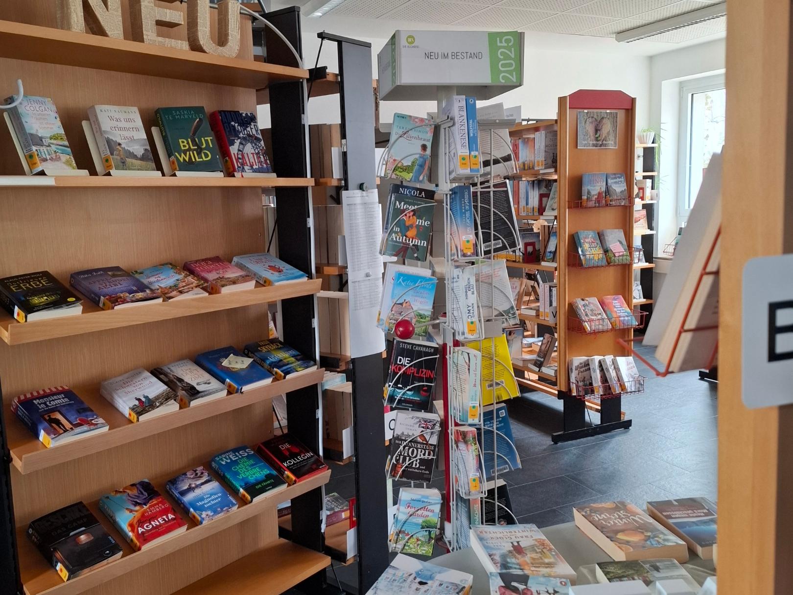 (c) Drachenbücherei