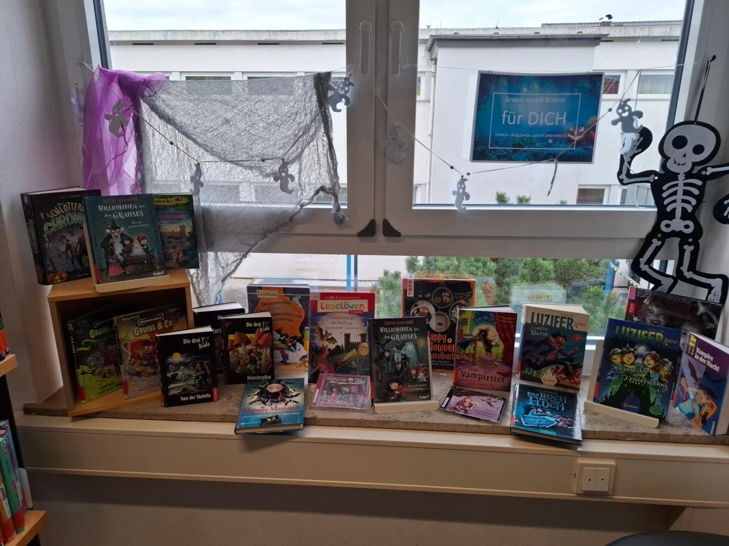 Gruselgeschichten-Fensterbank (c) Drachenbücherei
