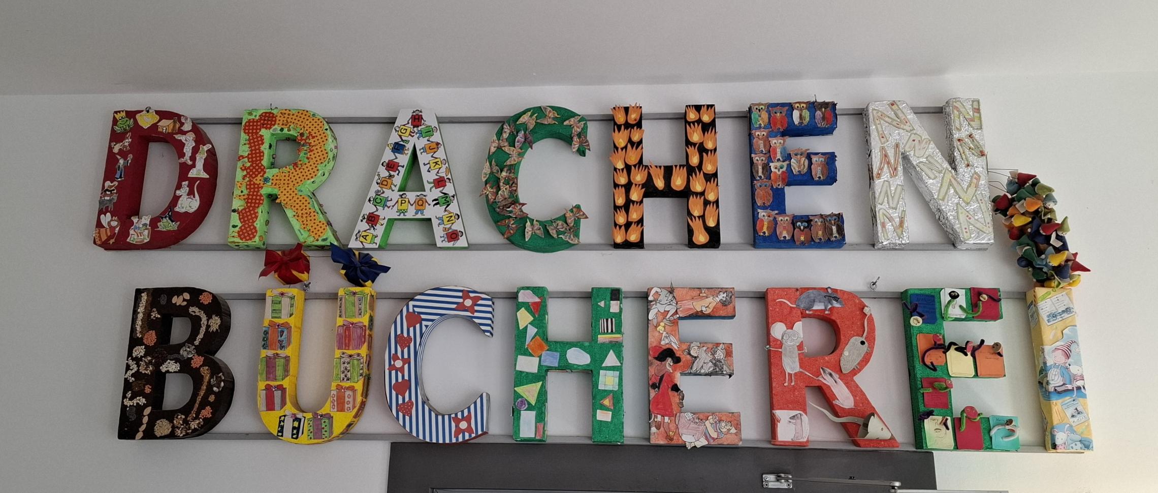 (c) Drachenbücherei