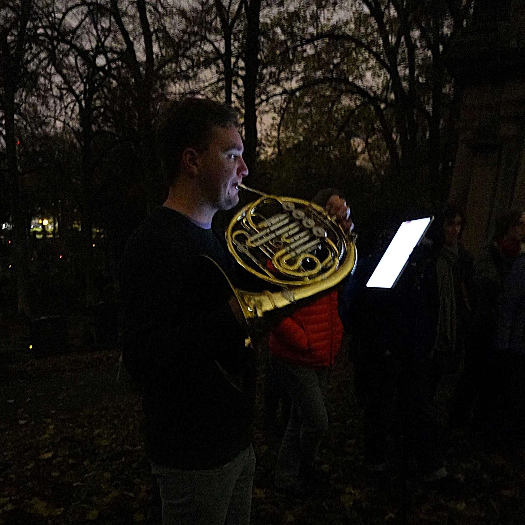 Begleitmusik auf dem Friedhof