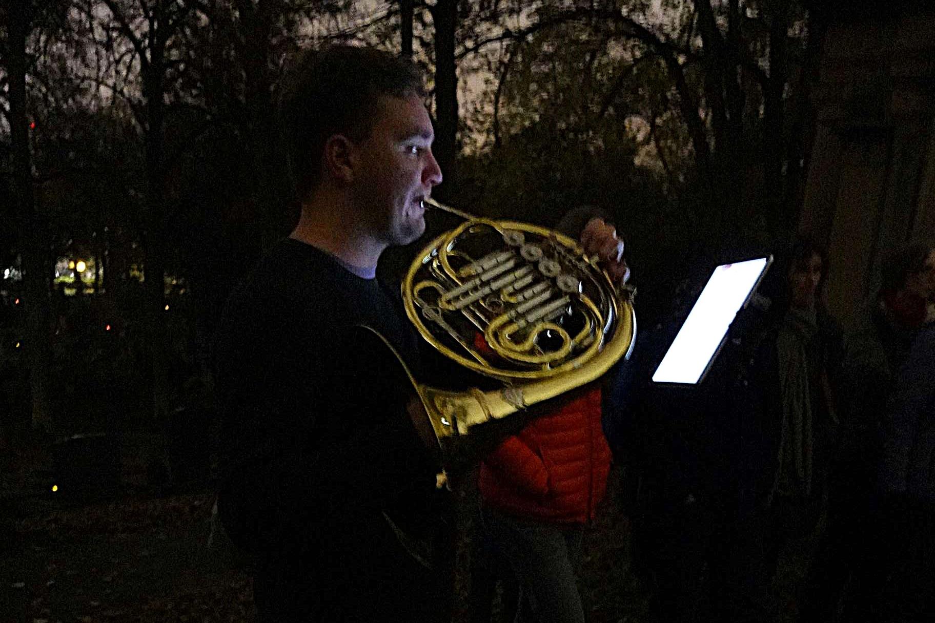 Begleitmusik auf dem Friedhof