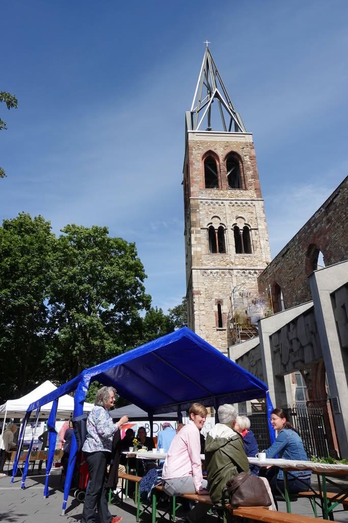 Tisch der Begegnung vor St. Christoph Juni 2026
