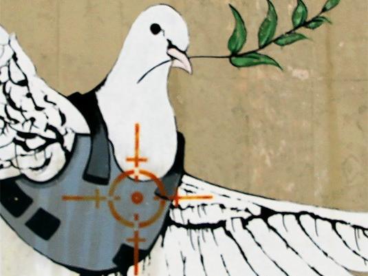 Ökumenisches Friedensgebet jeden Freitag um 17 Uhr in St. Christoph (c) dem britischen Streetart-Künstler Banksy (2007) zugeschrieben