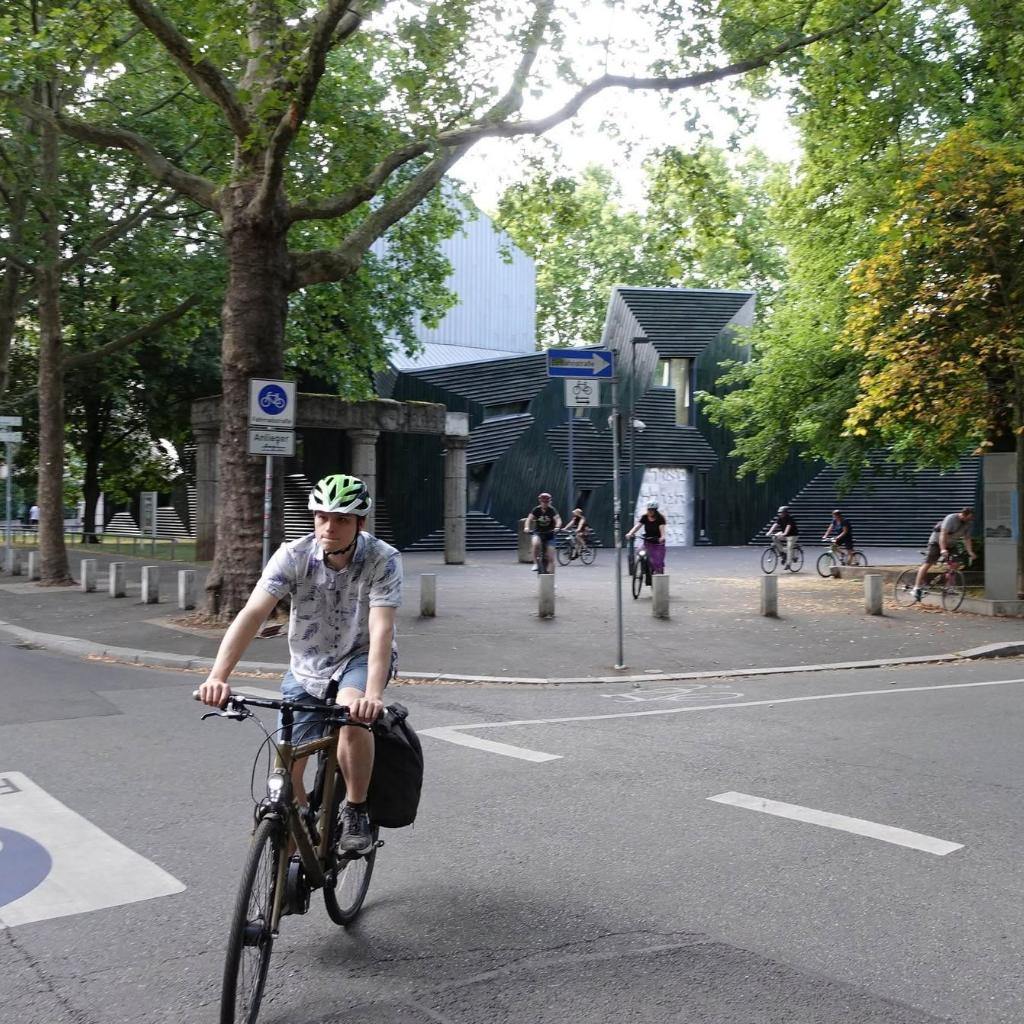 unterwegs quer durch die Stadt