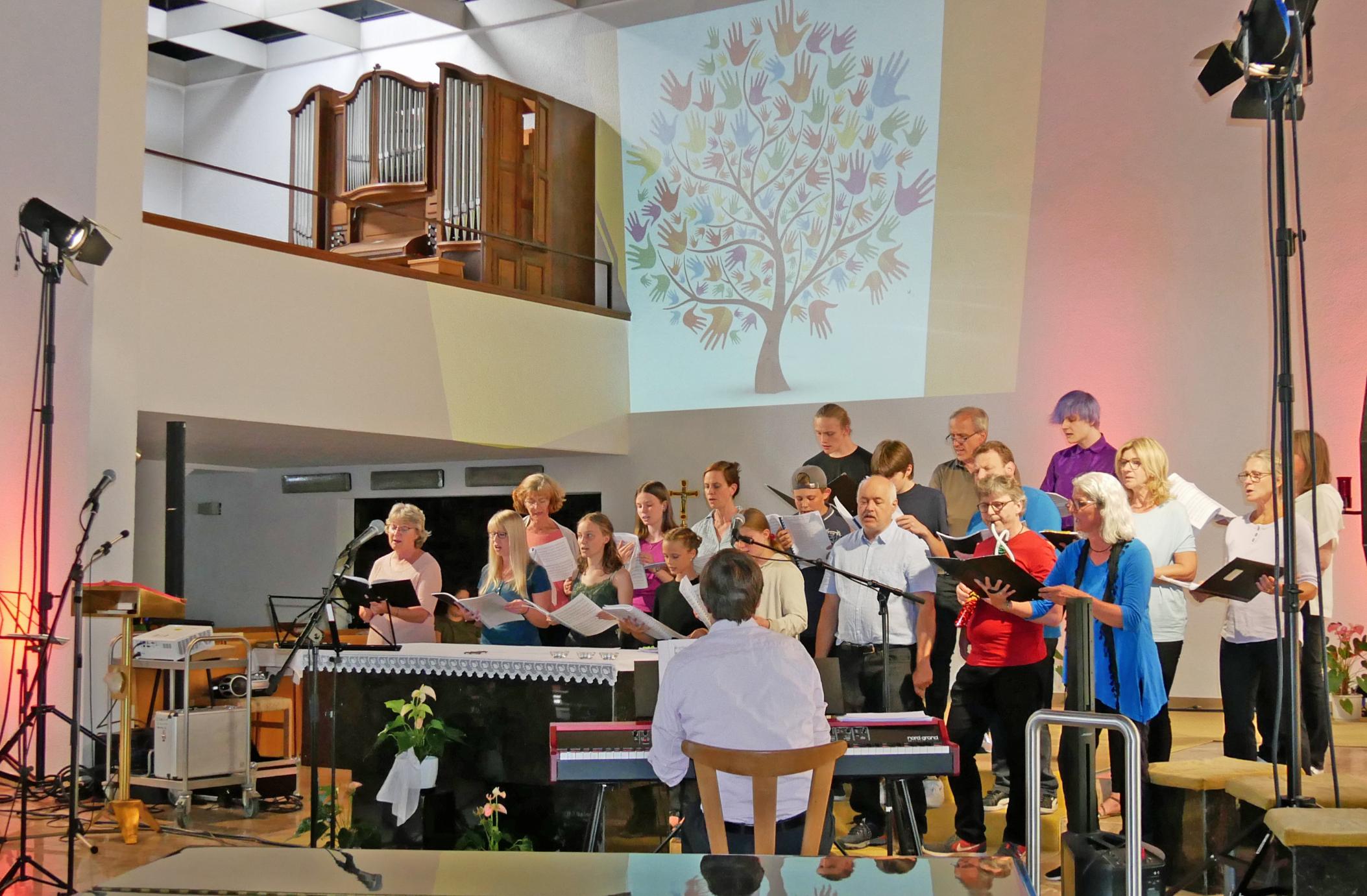 Kinder- und Jugendliche aus dem Theresien-Zentrum singen mit im Musical-Chor