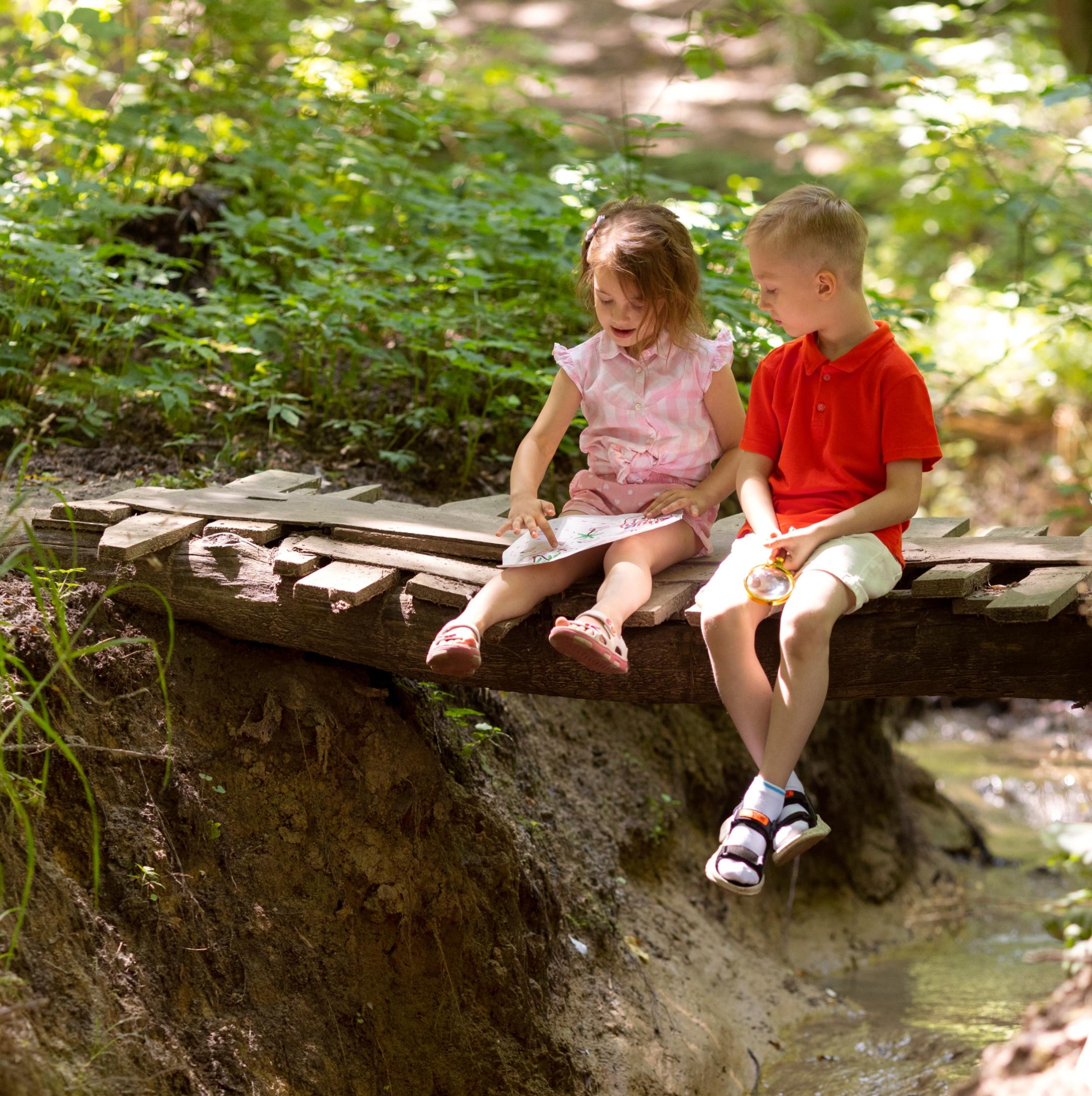 curious-children-participating-treasure-hunt