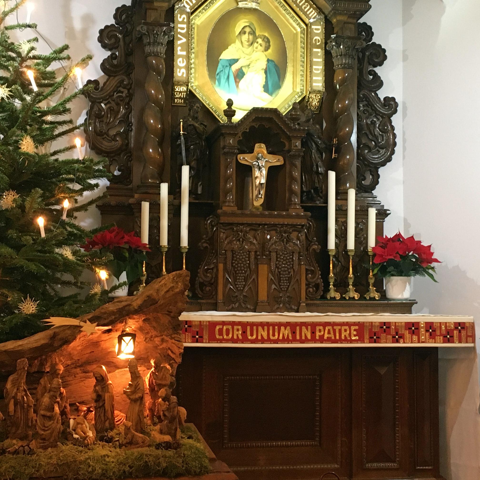 Schönstatt-Kapelle Weiskirchen mit Weihnachtskrippe