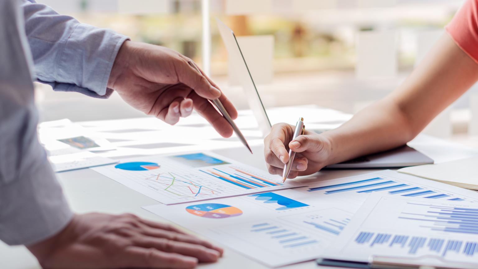 Erstellung Finanzbericht (c) ArLawKa | stock.adobe.com