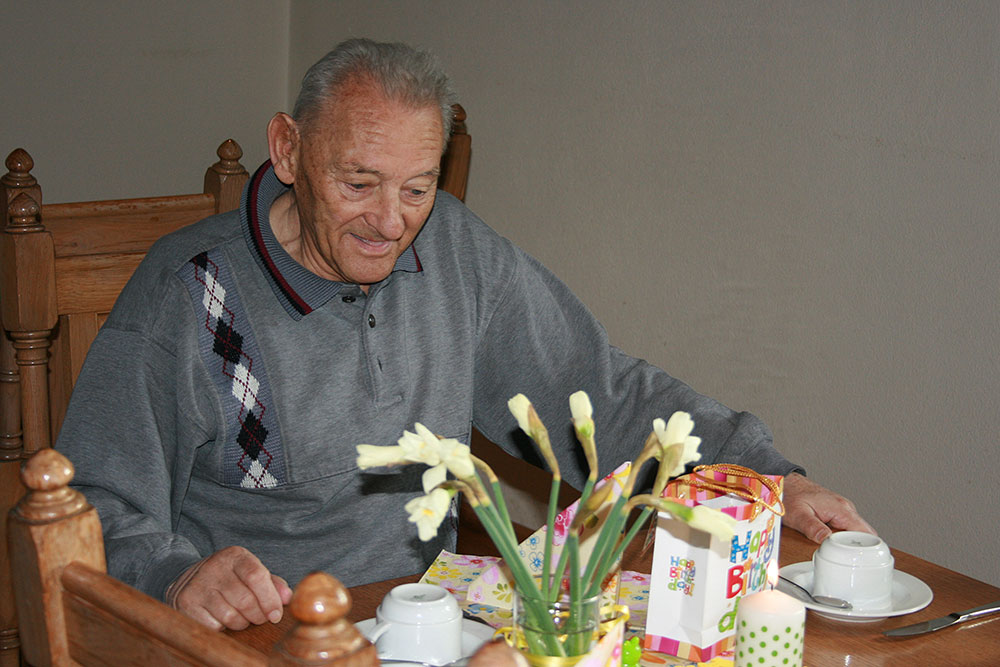 Arthur Krasnokucki feiert seinen 89. Geburtstag beim Zeitzeugenbesuch auf dem Jakobsberg/Ockenheim, 2014