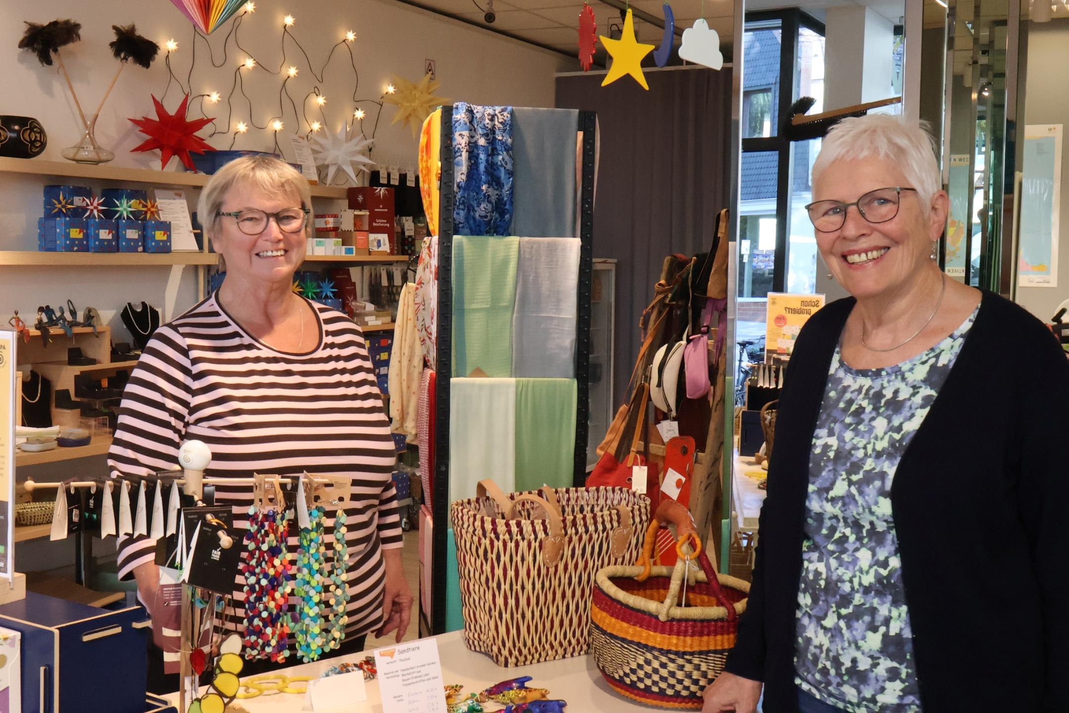 Sie freuen sich über den Umzug in die Hauptstraße 58: (von links) Ursula Götz (70) und Ursula Hille (75)
