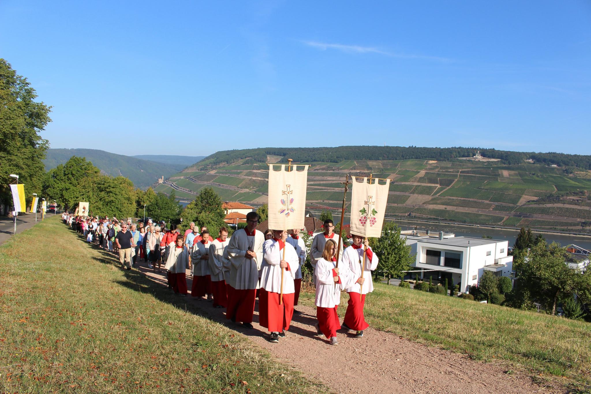 Bingen, 19. August 2018: Vor dem Rheinpanorama ging es hinauf zum Rochusberg.