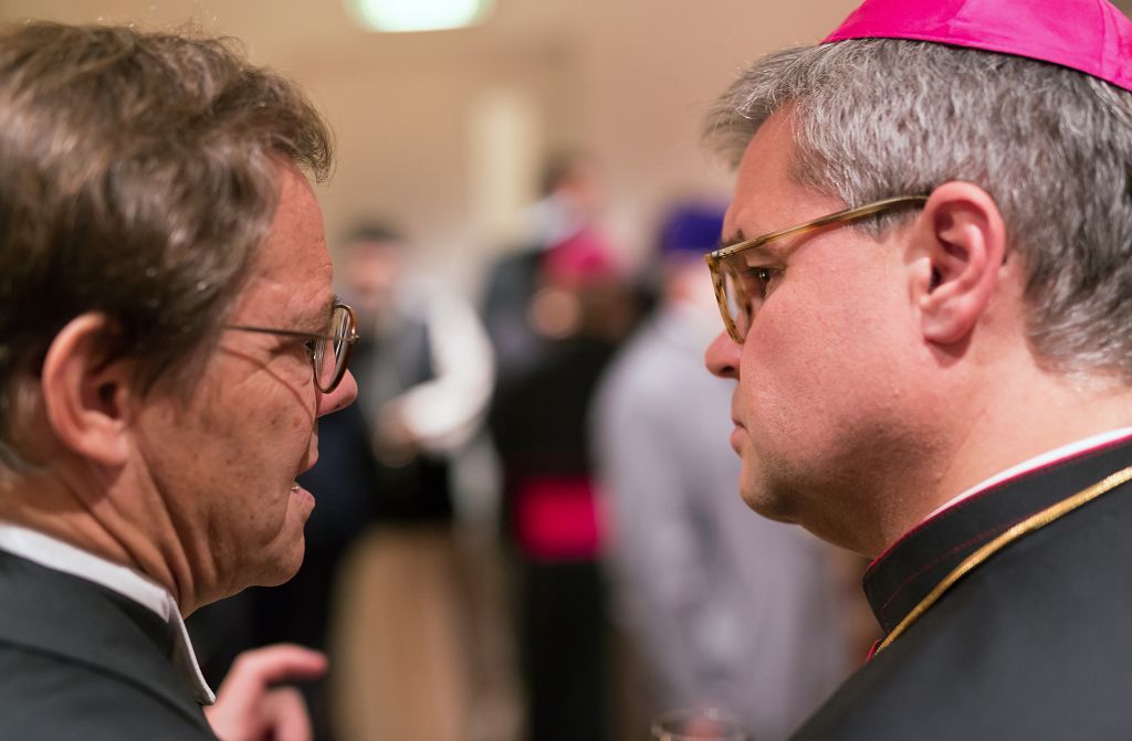 Weihbischof Bentz im Gespräch mit dem evangelischen Berliner Bischof Markus Dröge