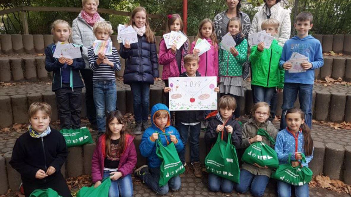 Großzügige Spende für den Brotkorb durch die Martinus-Schule Gonsenheim